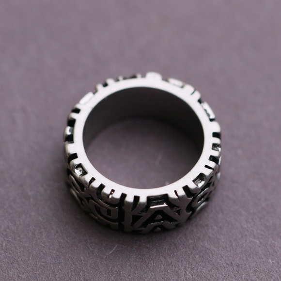 Marc Jacobs the monogram engraved ring size 7 - Picture 6 of 10